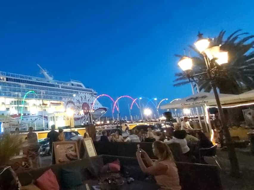 Captains bar